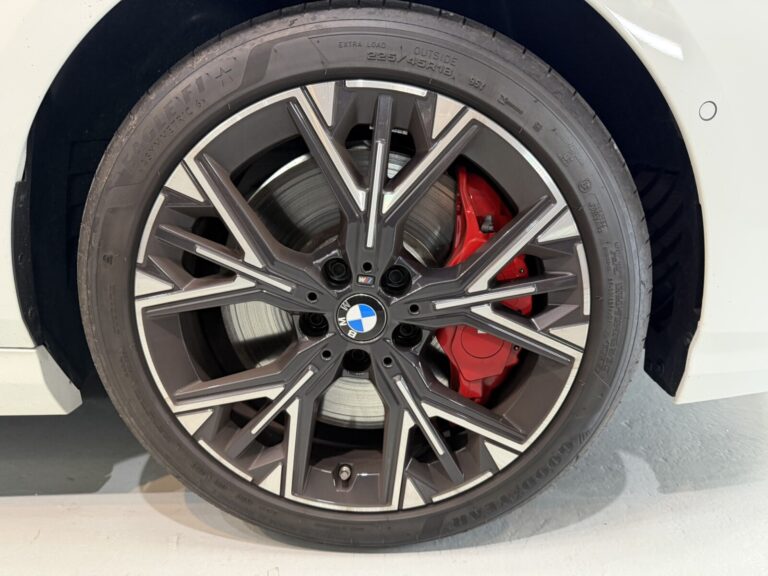 ダイヤⅡキーパー施工前の新古車のBMW M135 xDriveの状態確認