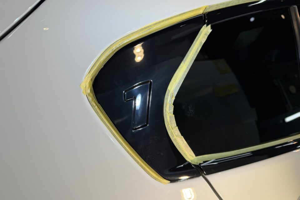 ダイヤⅡキーパー施工中の新古車のBMW M135 xDrive