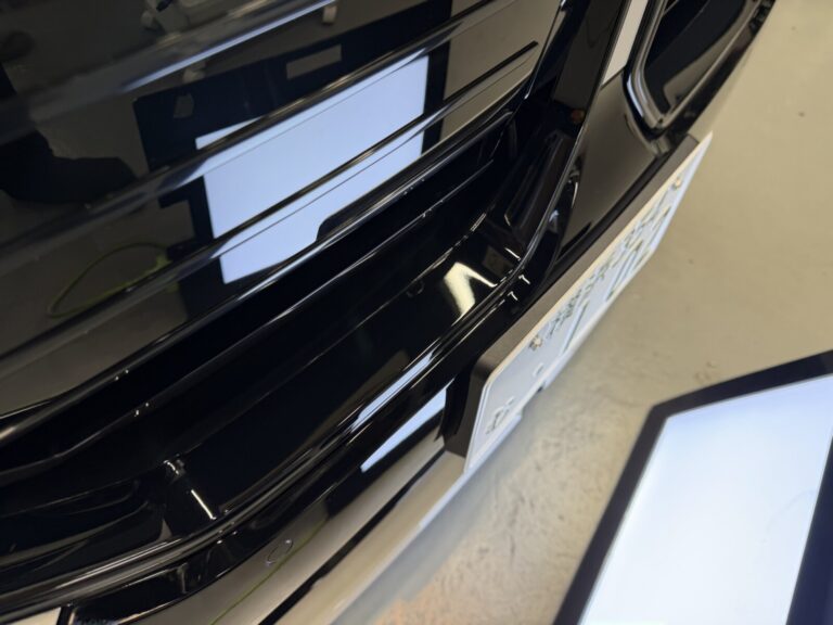 BMW X3 M50 xDrive(G43)デューングレーにダイヤⅡキーパーを施工。