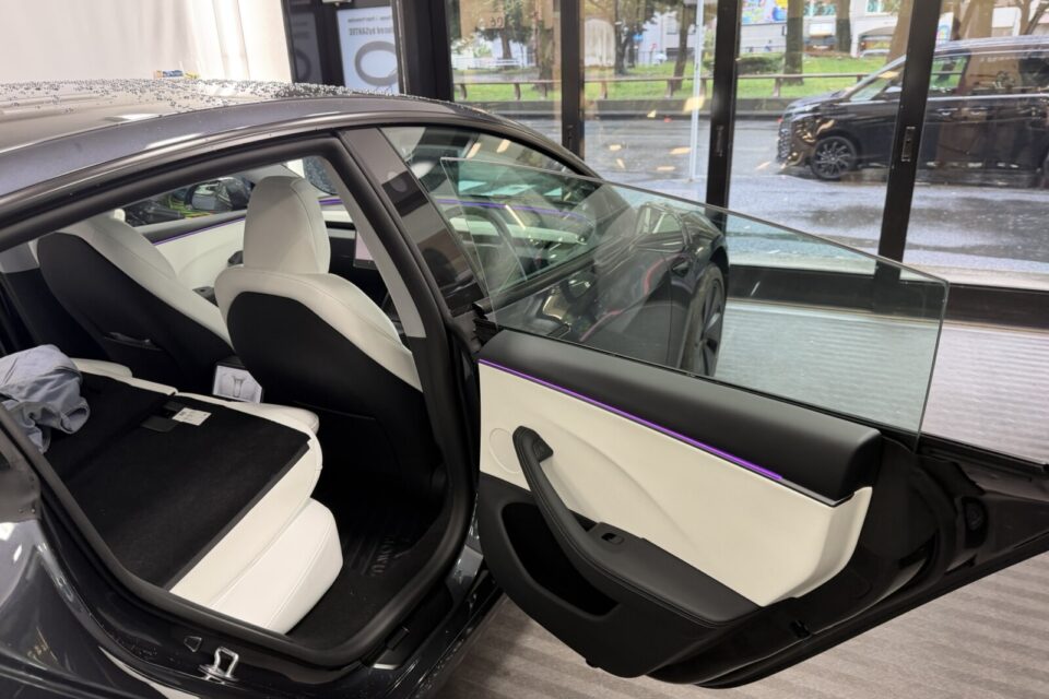TESLA MODEL3 リア5面に遮熱カーフィルム施工